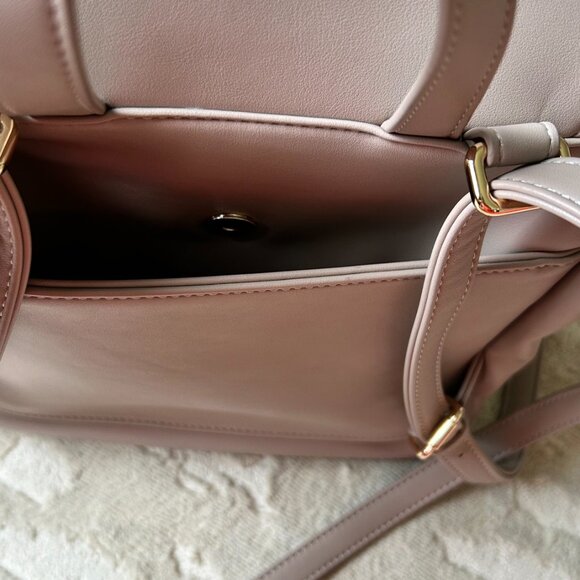 Convertible backpack with 10 pockets! (Brand new, never used) - Picture 8 of 16